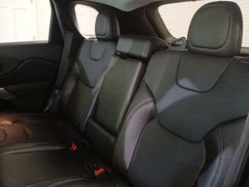 Used 2021 Jeep Cherokee Limited AWD/4WD image 15