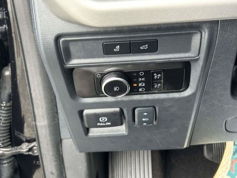 Used 2023 Ford Expedition XLT RWD image 31
