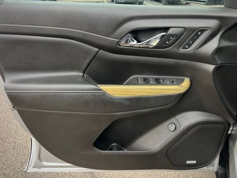 Used 2019 GMC Acadia Denali w/ Technology Package image 40