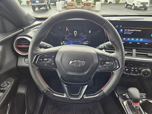 Used 2025 Chevrolet Trax RS w/ Sunroof Package image 15