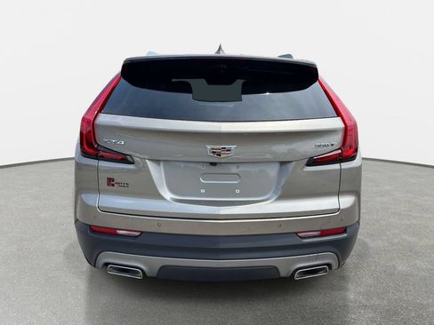 Used 2022 Cadillac XT4 Premium Luxury w/ Enhanced Visibility Package FWD image 5