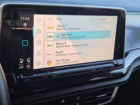 Used 2025 Volkswagen Atlas Cross Sport SE image 18