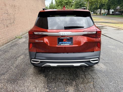 Used 2023 Kia Seltos S w/ Navigation Package AWD/4WD image 4