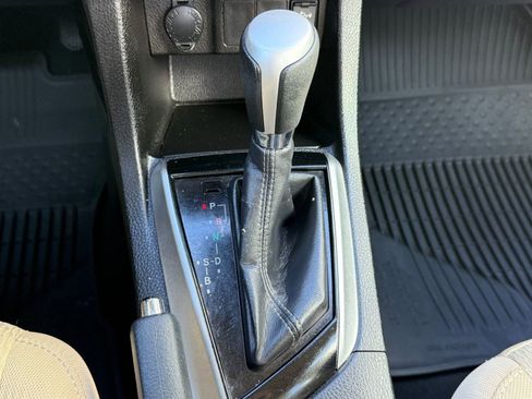 Used 2017 Toyota Corolla LE image 17