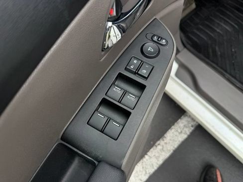 Used 2014 Honda Odyssey Touring Elite image 11