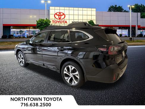 Used 2022 Subaru Outback Limited image 3