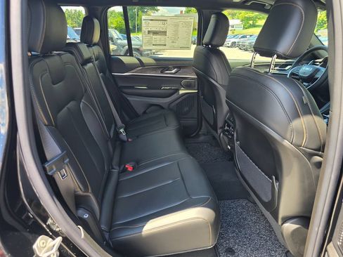 New 2026 Jeep Grand Cherokee Limited AWD/4WD image 25