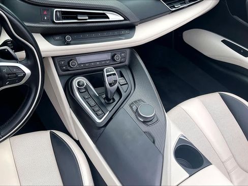 Used 2019 BMW i8 Roadster AWD/4WD image 15