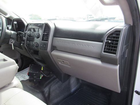 Used 2017 Ford F550 2WD Crew Cab Super Duty image 15