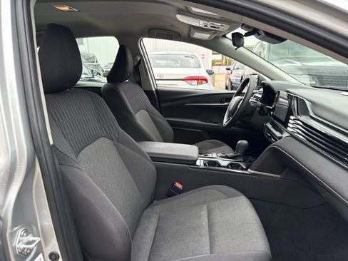 Used 2025 Toyota Camry LE FWD image 30