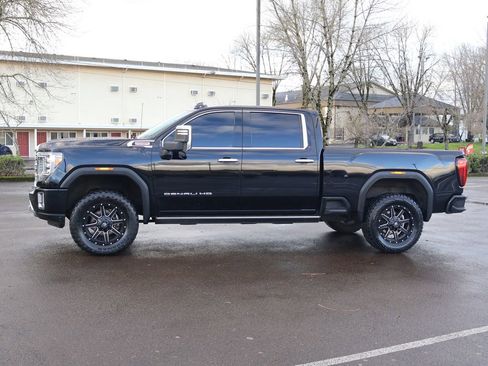 Used 2021 GMC Sierra 2500 Denali w/ Denali Black Diamond Edition image 3
