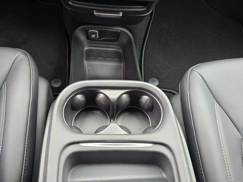 New 2027 Chrysler Pacifica Select FWD image 22