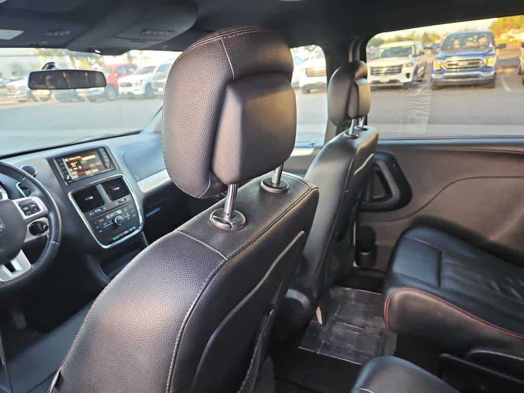 Used 2016 Dodge Grand Caravan R/T FWD image 10