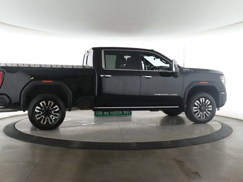 Used 2024 GMC Sierra 2500 Denali Ultimate AWD/4WD image 6