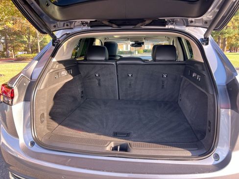 Used 2022 Buick Envision Essence w/ Safety Package image 25