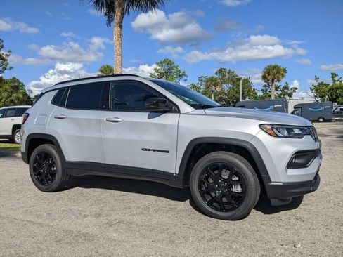 New 2026 Jeep Compass Latitude image 2
