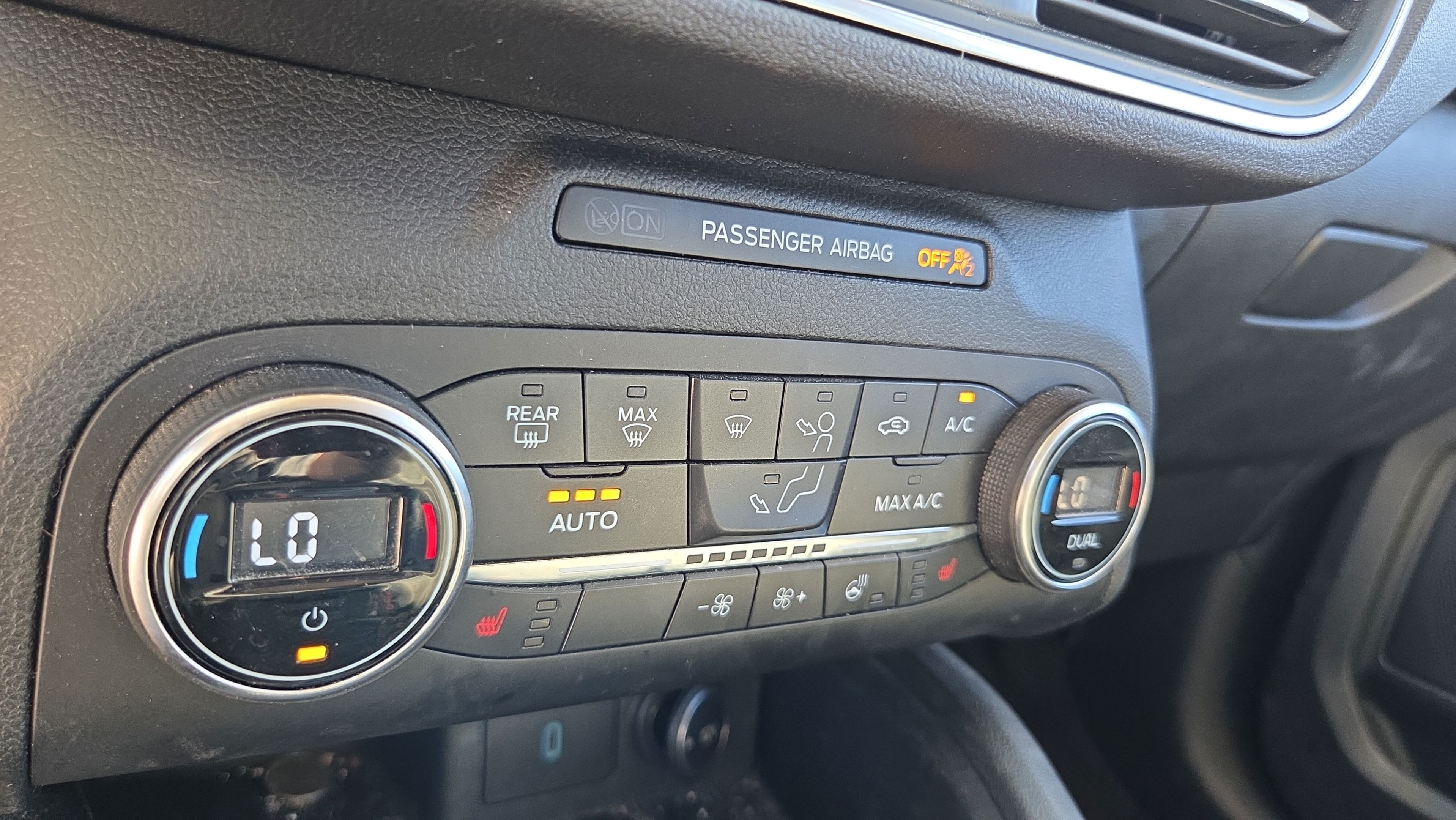 Used 2020 Ford Escape Titanium AWD/4WD image 25
