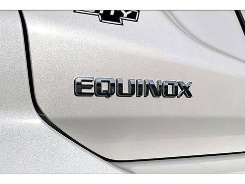 Used 2018 Chevrolet Equinox LT FWD image 10