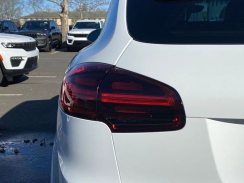 Used 2017 Porsche Cayenne image 16