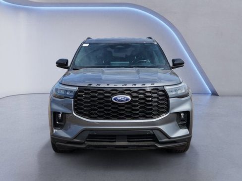 Certified 2025 Ford Explorer ST-Line image 8