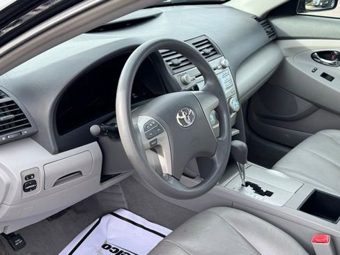 Used 2009 Toyota Camry LE image 11