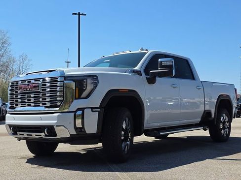 New 2026 GMC Sierra 2500 Denali w/ Denali Reserve Package AWD/4WD image 14