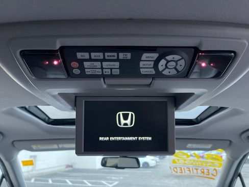 Used 2017 Honda Pilot Touring image 24