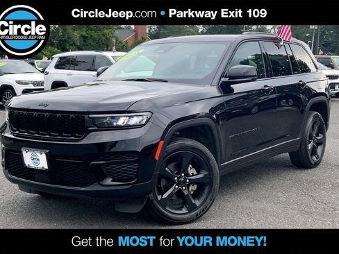 Certified 2025 Jeep Grand Cherokee Altitude AWD/4WD image 1