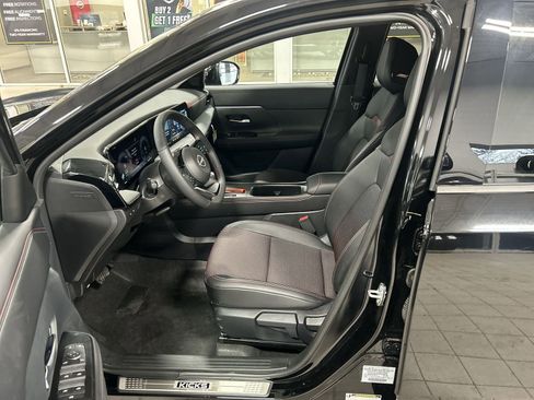 New 2026 Nissan Kicks SR w/ SR Premium Package image 12