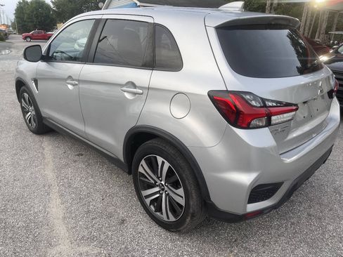 Used 2020 Mitsubishi Outlander Sport SE FWD image 4