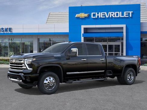 New 2026 Chevrolet Silverado 3500 High Country w/ Technology Package image 2