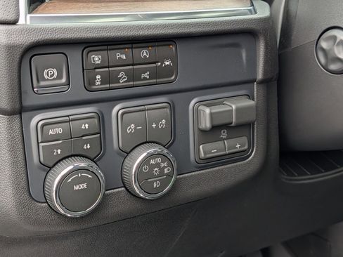 New 2026 Chevrolet Suburban High Country w/ Sun And Tow Package image 36