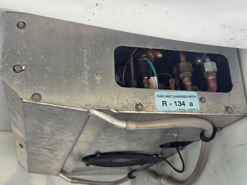 Used 2019 Freightliner Sprinter 144 RWD image 15