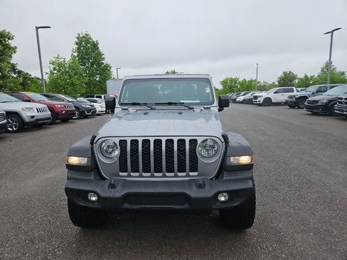 Used 2020 Jeep Gladiator Sport w/ Quick Order Package 24S AWD/4WD image 2