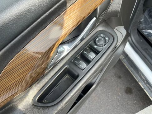 Used 2019 GMC Terrain SLE w/ Black Edition image 16