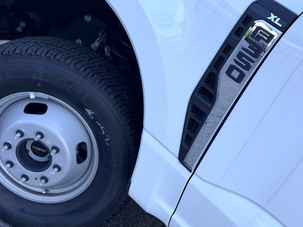 New 2025 Ford F350 XL AWD/4WD image 4