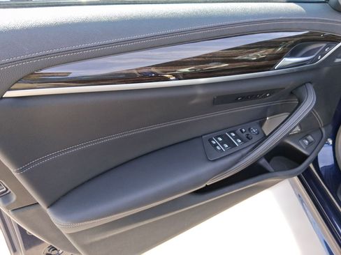 Used 2021 BMW M550i xDrive w/ Dynamic Handling Package image 12