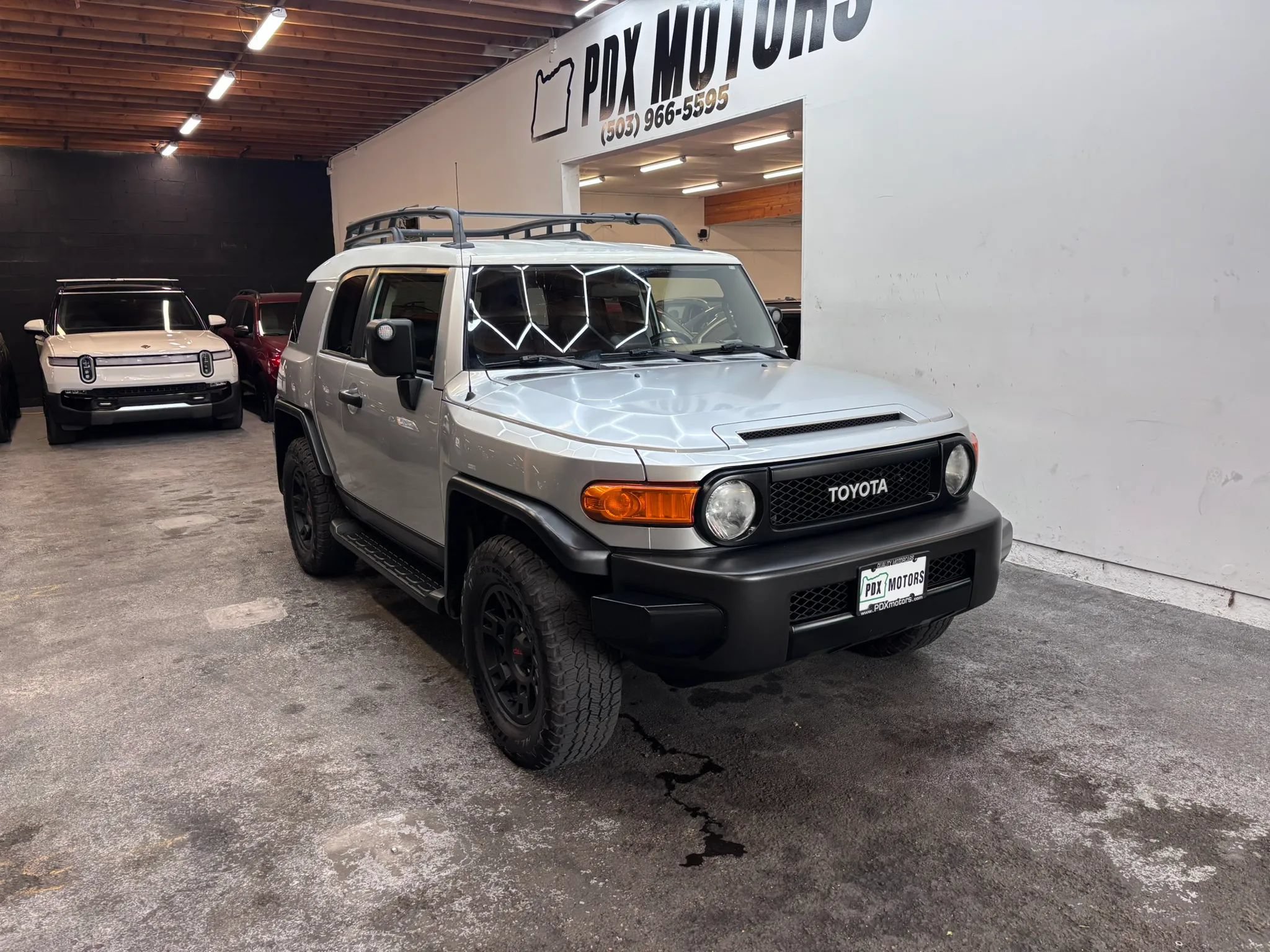 Used 2007 Toyota FJ Cruiser 4WD w/ Upgrade Pkg 1 image 2