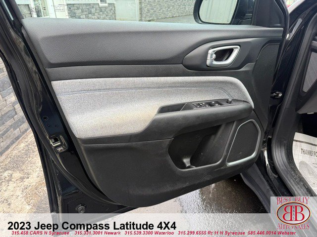 Used 2023 Jeep Compass Latitude AWD/4WD image 9