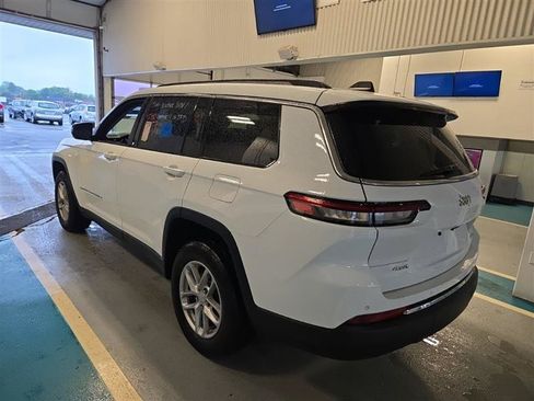 Used 2023 Jeep Grand Cherokee L Laredo w/ Luxury Tech Group I AWD/4WD image 8