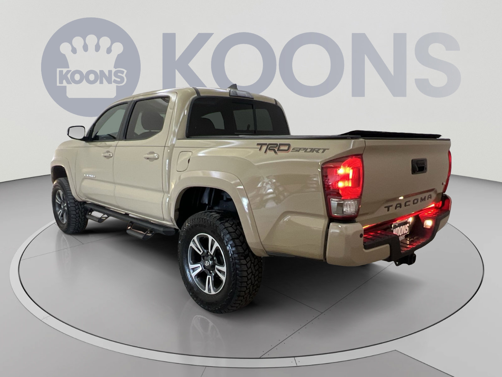 Used 2017 Toyota Tacoma TRD Sport w/ Premium & Technology Package RWD image 7