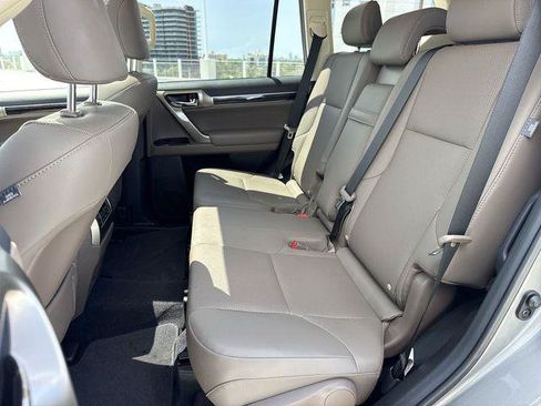 Certified 2021 Lexus GX 460 Premium w/ Premium Package AWD/4WD image 23