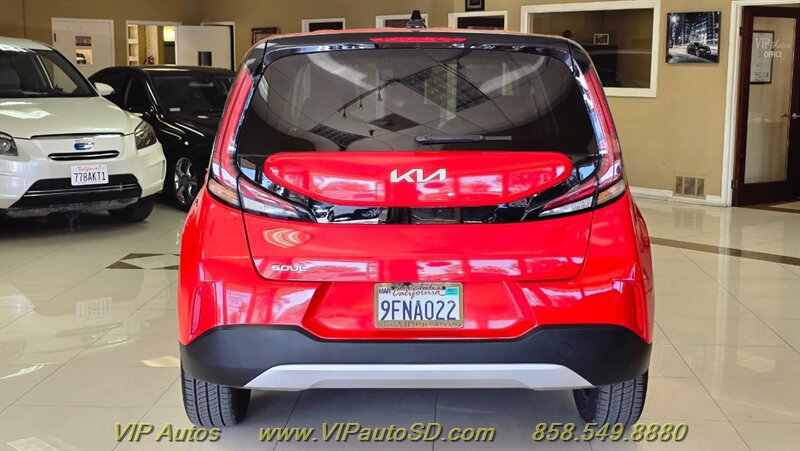 Used 2023 Kia Soul LX FWD image 9