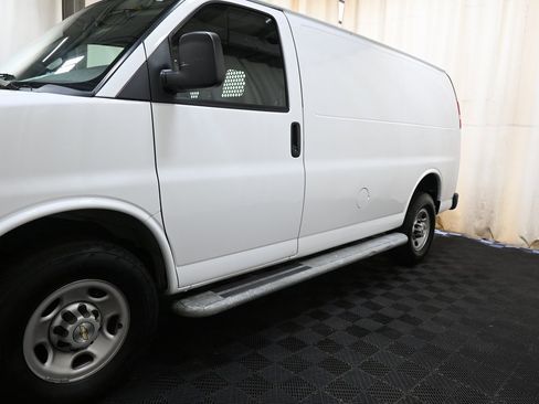 Used 2023 Chevrolet Express 2500 w/ Driver Convenience Package image 12