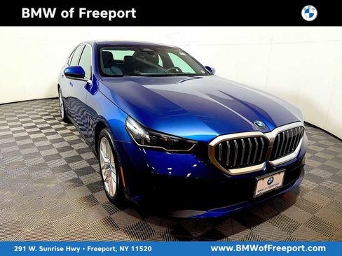 Used 2025 BMW 540i xDrive image 1