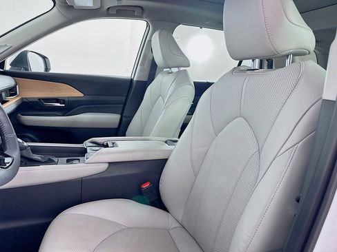 Used 2025 Toyota Grand Highlander AWD Hybrid image 38