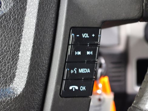 Used 2012 Ford F150 XLT w/ XLT Chrome Pkg AWD/4WD image 12