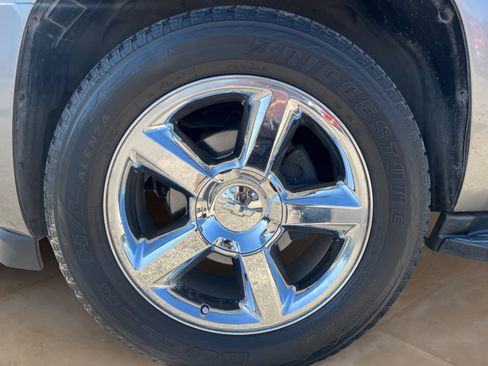 Used 2012 Chevrolet Tahoe LTZ image 12