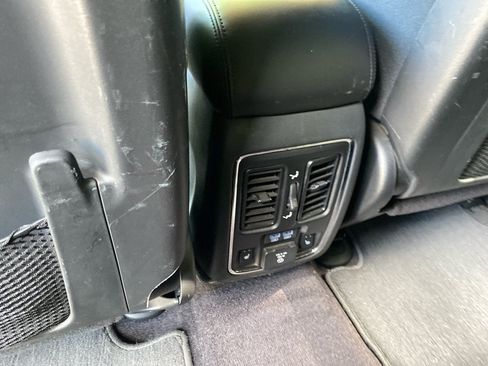 Used 2018 Jeep Grand Cherokee Limited AWD/4WD image 22