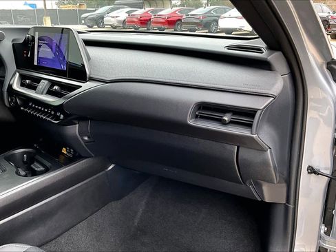 Used 2025 Lexus UX 300h FWD image 19